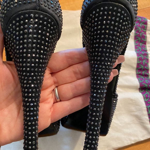 Steve Madden Platform T strap studded pumps - Picture 5 of 8